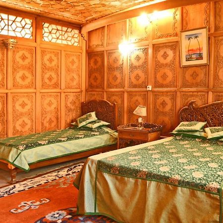 Hotel De Laila House Boat By Sterling Srīnagar Esterno foto