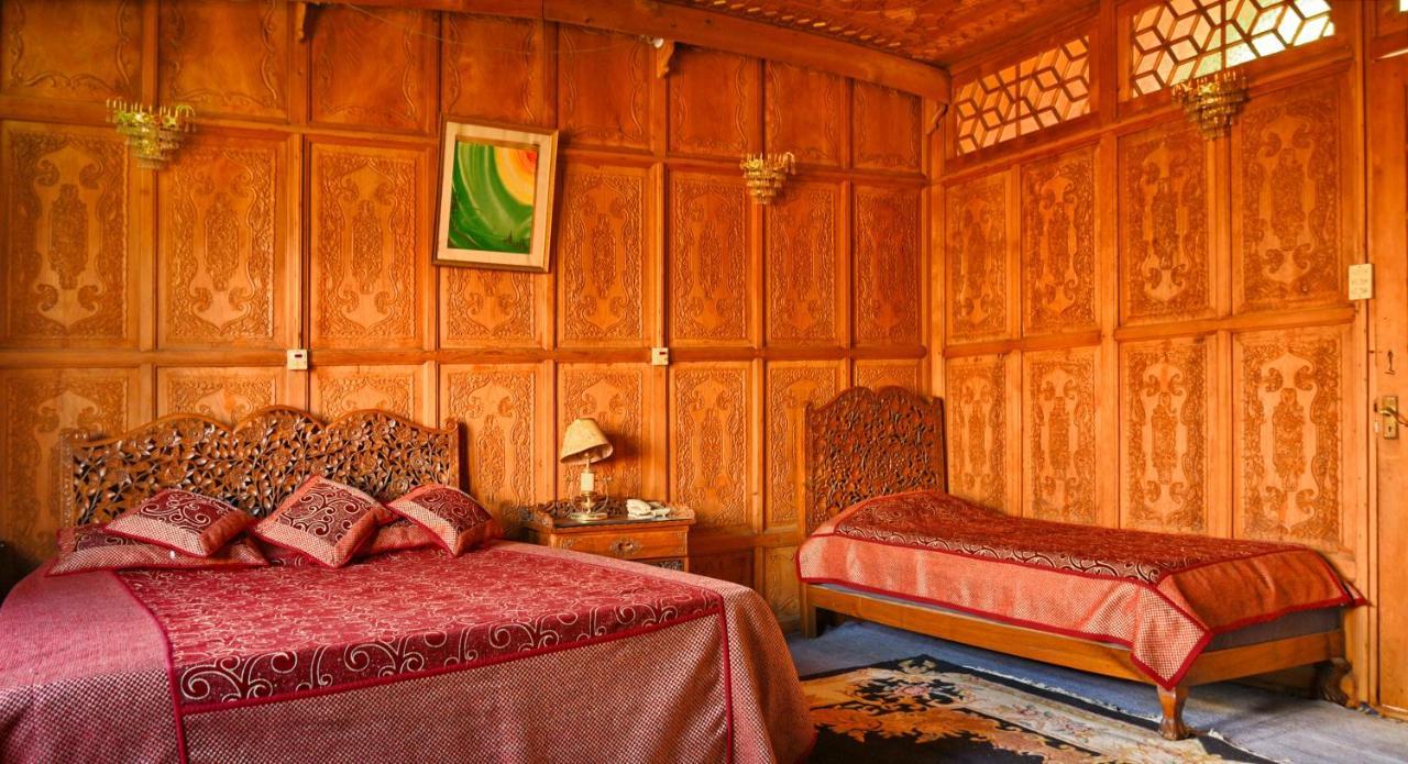 Hotel De Laila House Boat By Sterling Srīnagar Esterno foto