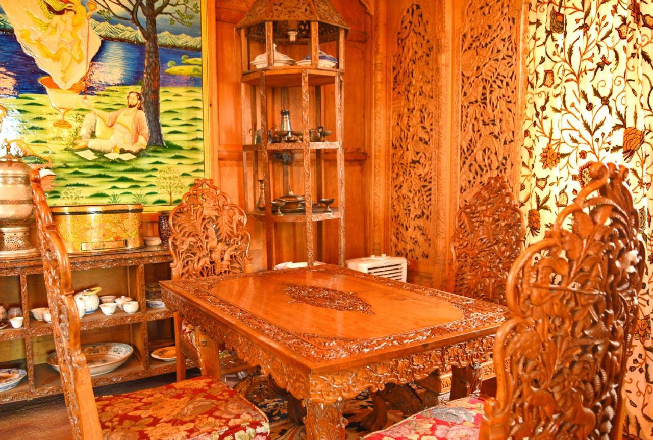 Hotel De Laila House Boat By Sterling Srīnagar Esterno foto