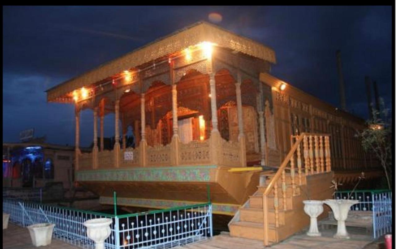 Hotel De Laila House Boat By Sterling Srīnagar Esterno foto