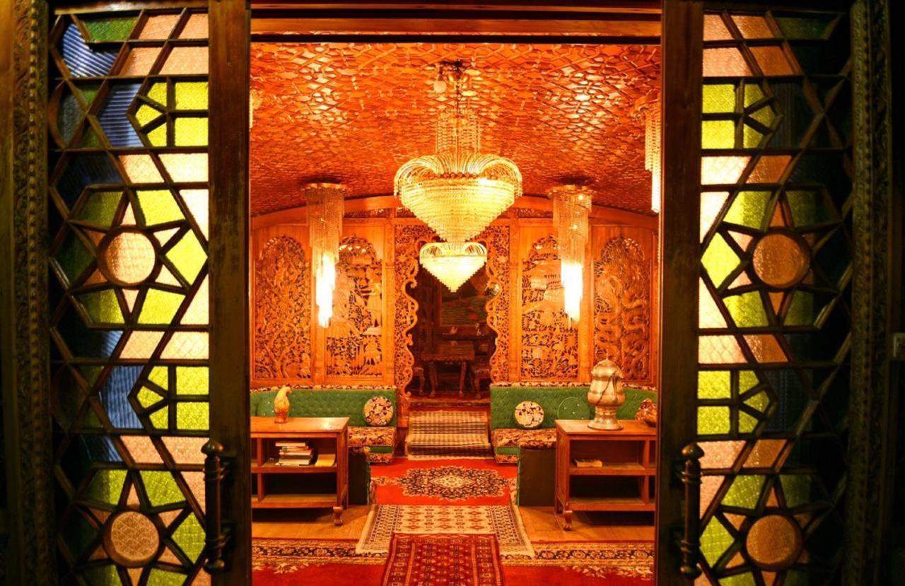 Hotel De Laila House Boat By Sterling Srīnagar Esterno foto
