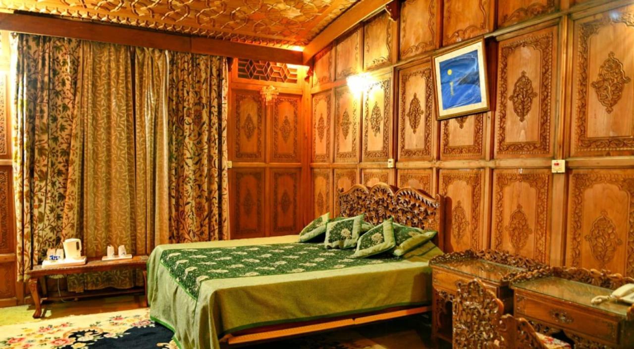 Hotel De Laila House Boat By Sterling Srīnagar Esterno foto